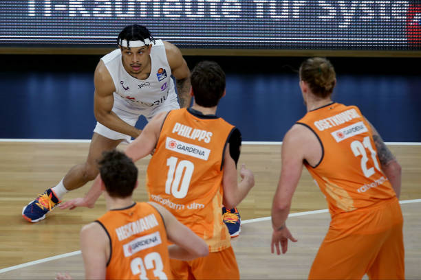 格的训练和 格的训练和